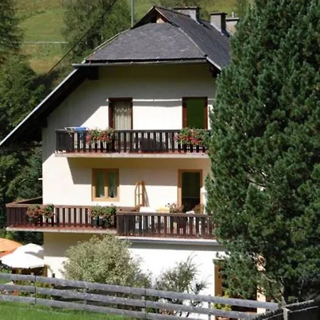 Zur Alten Schmiede Apartment